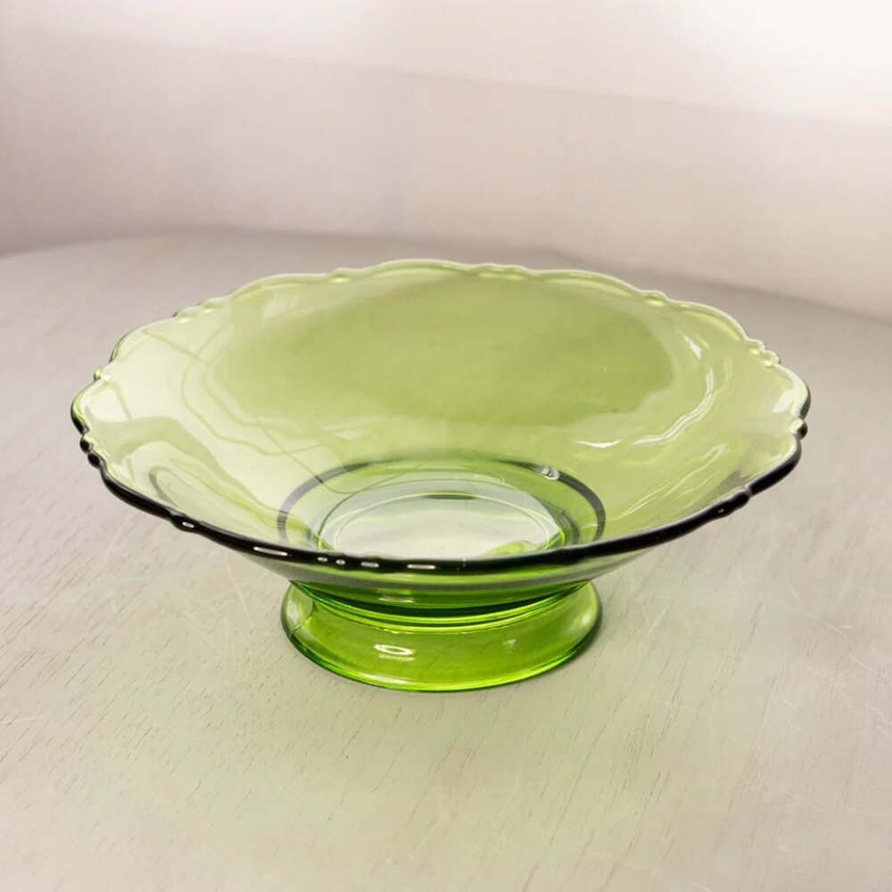 Vintage LE Smith Olive Green Scalloped Footed Bowl